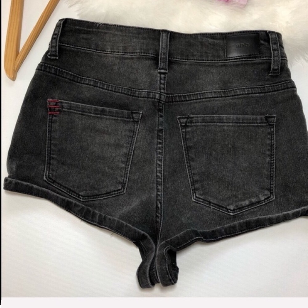 Urban Outfitters SUPER HIGH RISE SHORTS Size 26 - Picture 4 of 7